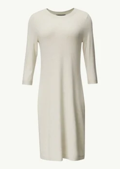 Antailliertes Strickkleid mit seitlichen Rippdetails-Comma Online