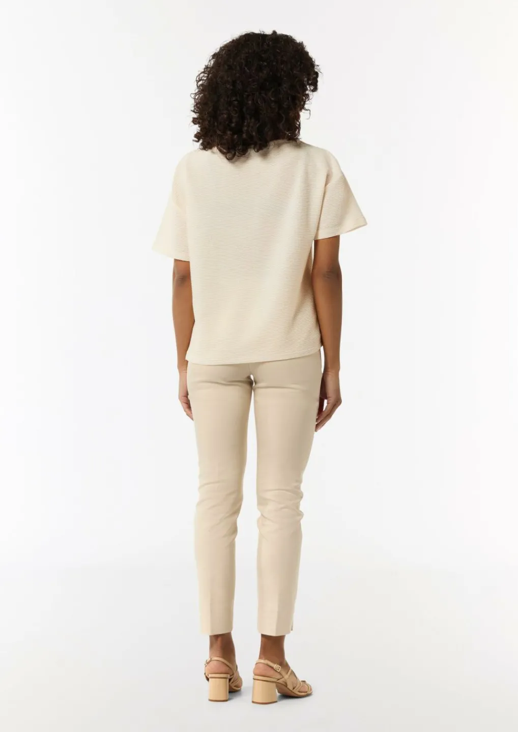 Boxy-Shirt aus Feinstrick mit U-Boot-Ausschnitt-Comma Fashion