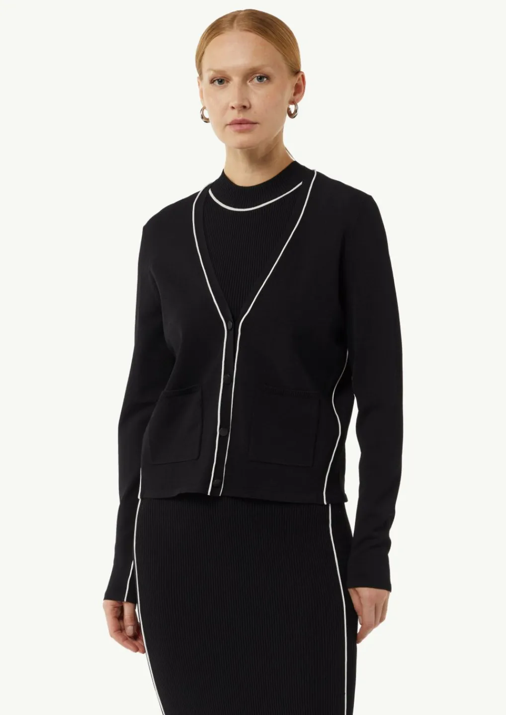 Cardigan mit Kontrastdetails und aufgesetzten Taschen-Comma Hot
