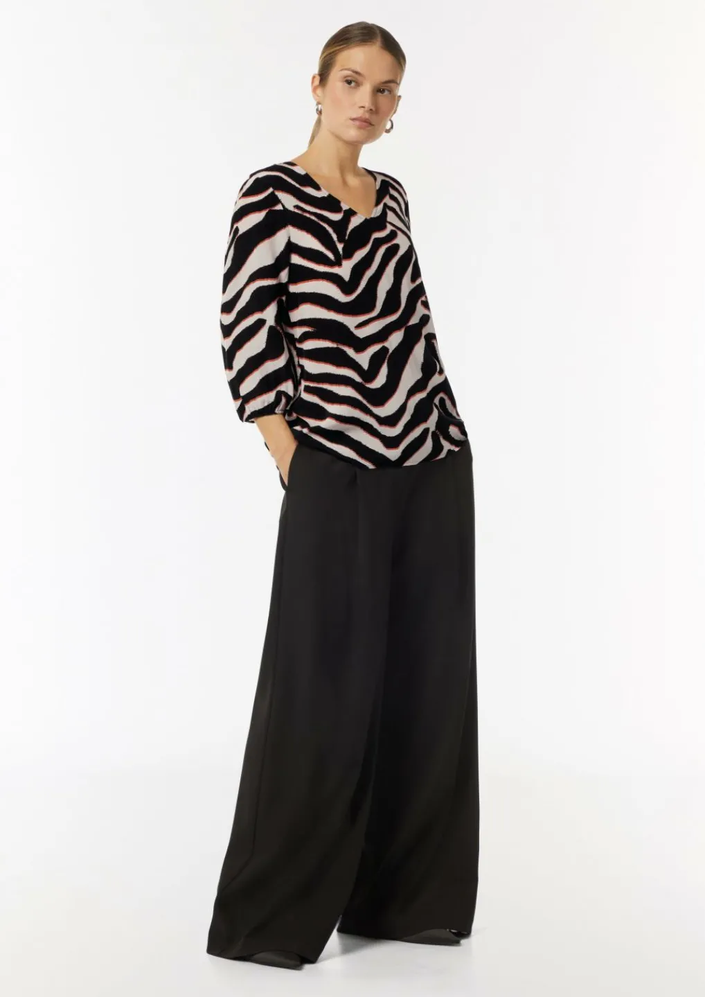 Crêpe-Bluse mit kurzen Ballonärmeln-Comma Hot