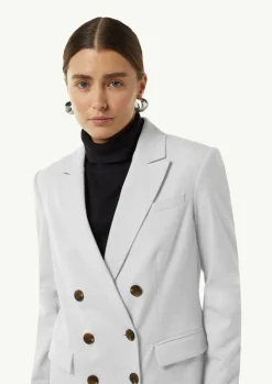 Doppelreihiger Blazer aus fließendem Flanell-Comma Best
