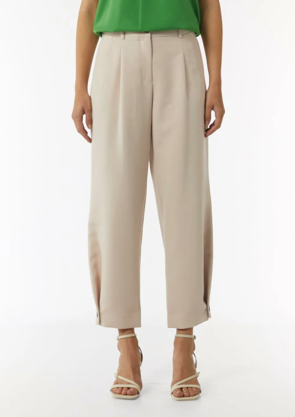 Elastische Baumwollhose in O-Form mit Knopfdetail-Comma Clearance