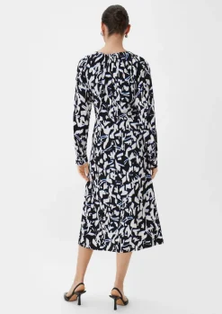 Fließendes Maxikleid mit All-over-Print-Comma Online