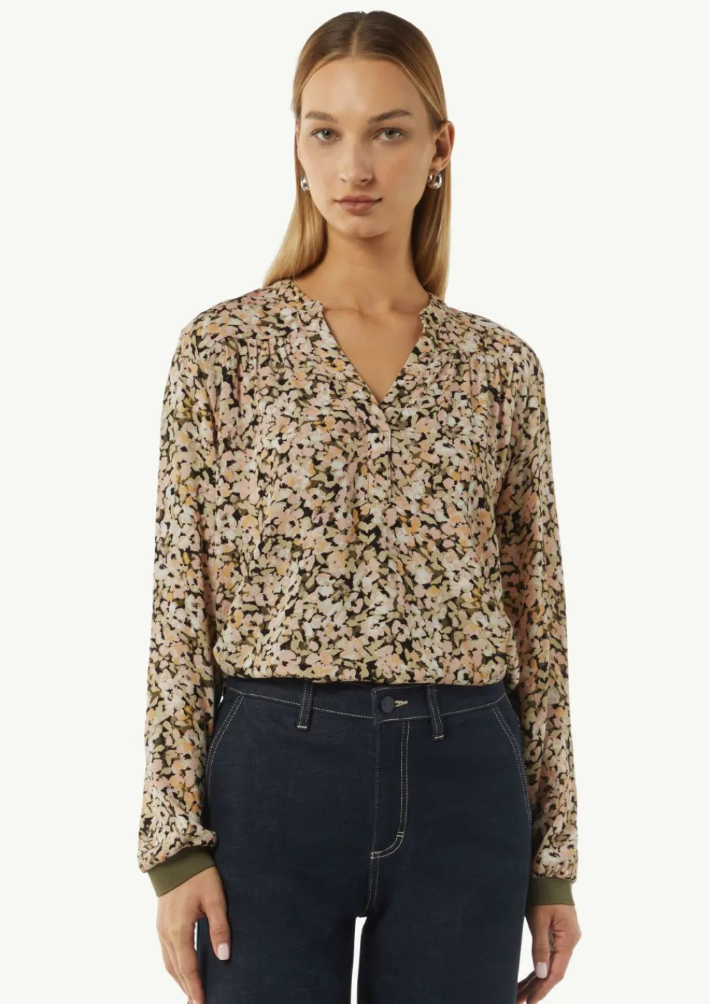 Floral gemusterte Bluse aus Crêpe mit Rippdetail-Comma Best