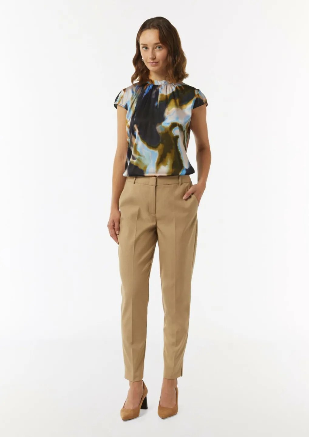 Gemusterte Satin-Bluse mit Cut-out-Detail am Ausschnitt-Comma New