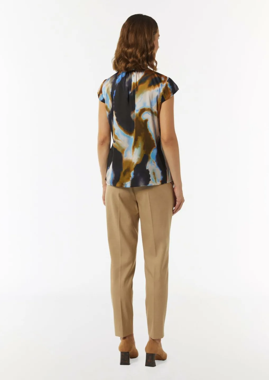 Gemusterte Satin-Bluse mit Cut-out-Detail am Ausschnitt-Comma New