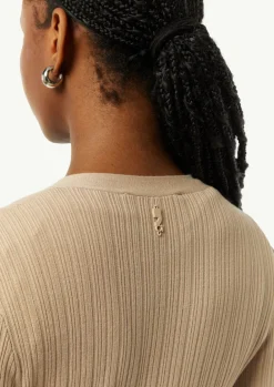 Geripptes Midikleid mit dekorativer Knopfleiste-Comma Outlet