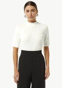 Geripptes T-Shirt im Slim Fit-Comma Sale
