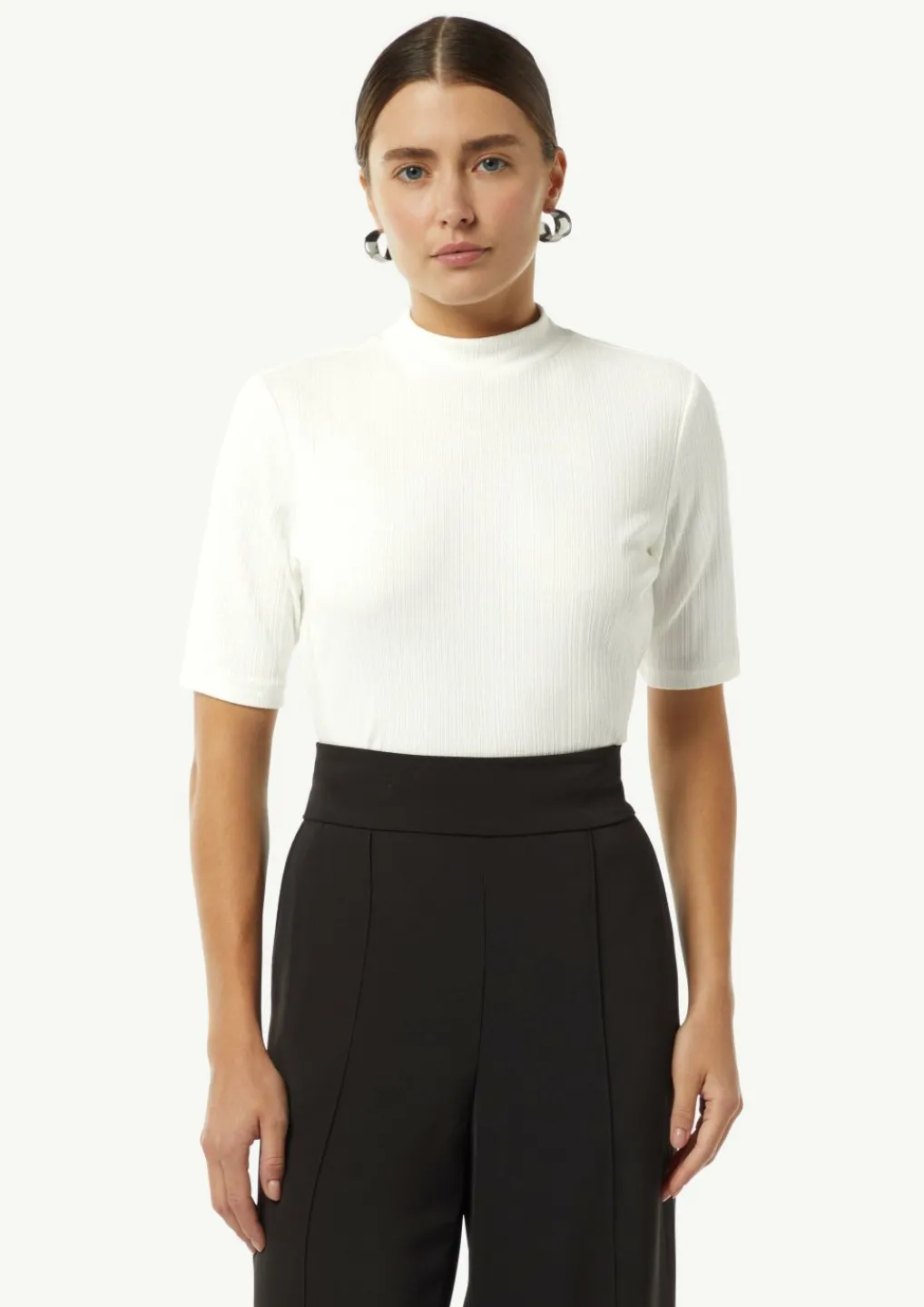 Geripptes T-Shirt im Slim Fit-Comma Sale