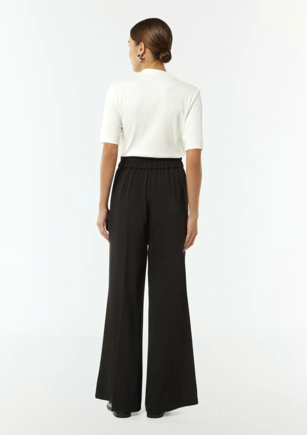 Geripptes T-Shirt im Slim Fit-Comma Sale