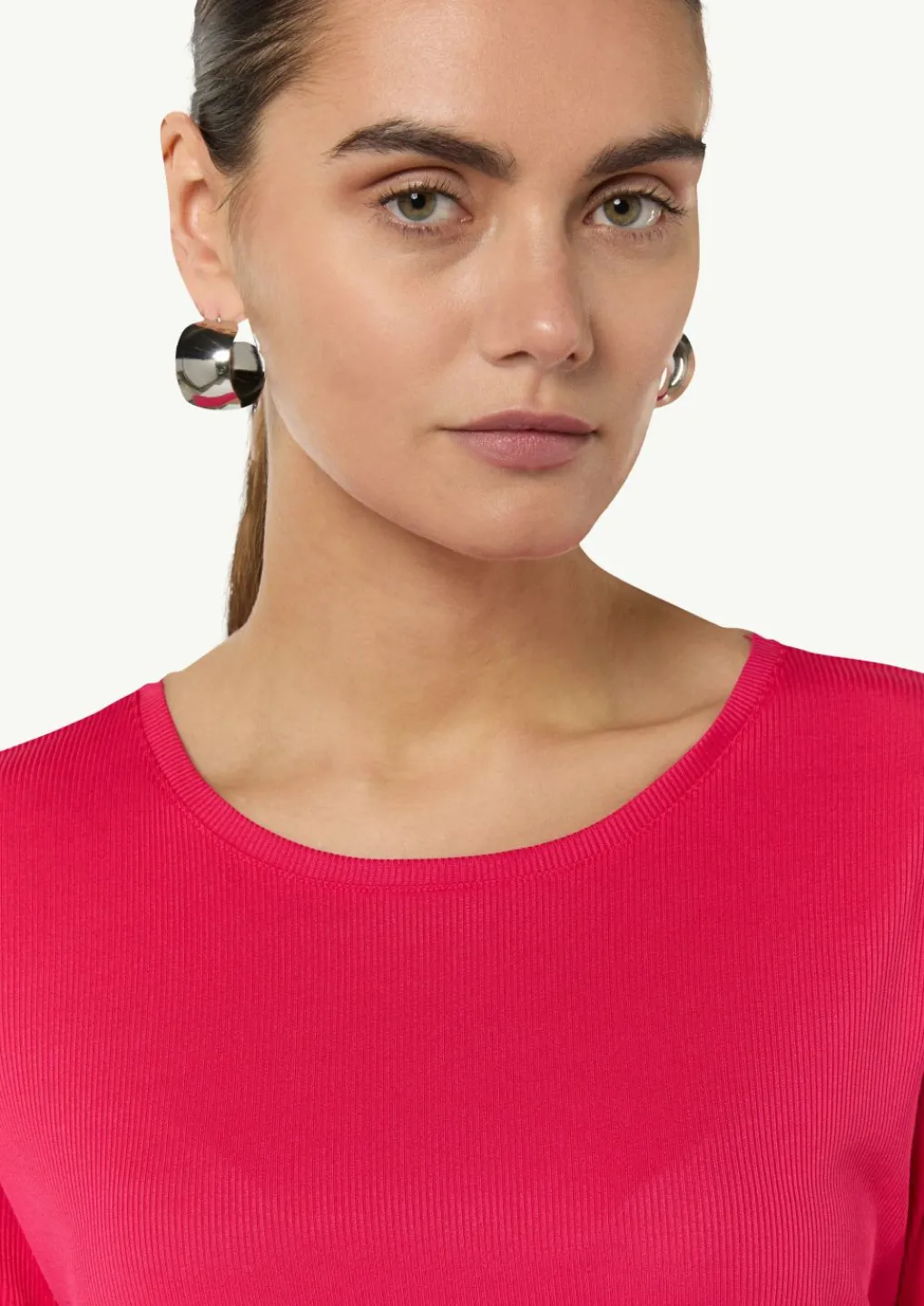 Geripptes T-Shirt mit Rundhalsausschnitt-Comma Outlet