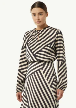 Gestreifte Satinbluse mit Raffung-Comma Online