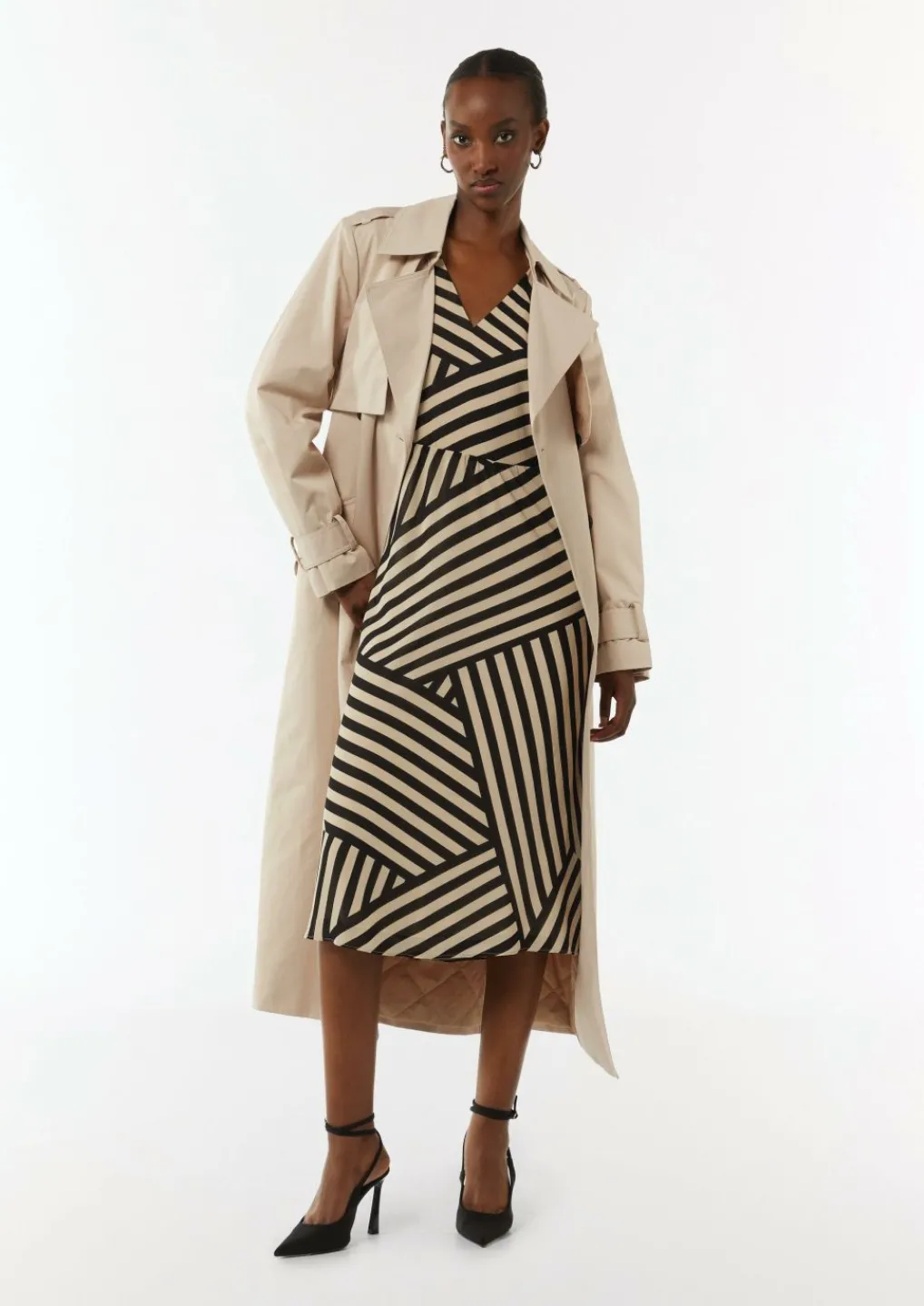 Gestreiftes Midikleid aus Chiffon-Comma Online