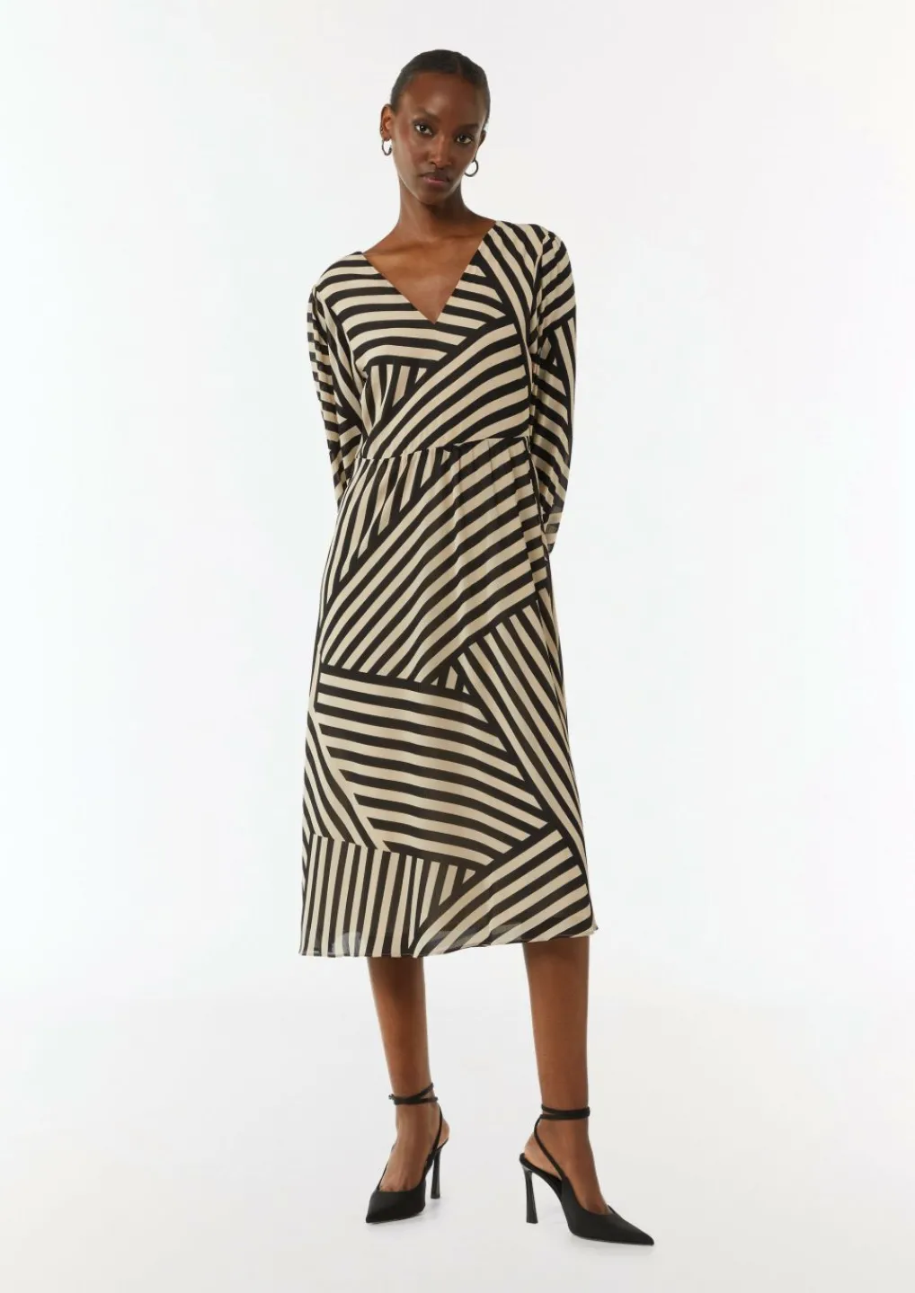 Gestreiftes Midikleid aus Chiffon-Comma Online
