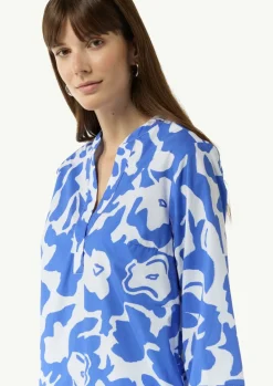 Kleid mit Tunika-Ausschnitt und All-over-Print-Comma Sale