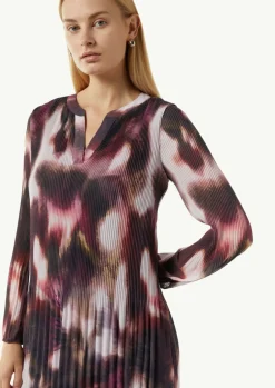 Kurzes Kleid aus plissiertem Chiffon-Comma Best
