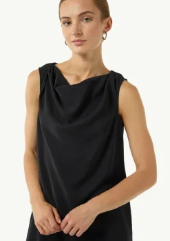 Kurzes Kleid mit Crêpestruktur-Comma Hot