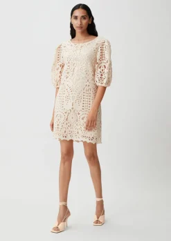 Kurzes Kleid mit Lochstickerei-Comma Sale
