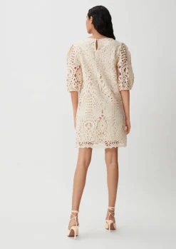 Kurzes Kleid mit Lochstickerei-Comma Sale