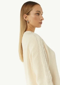 Kurzes Strickkleid mit Zopfmuster am Ärmel-Comma Hot