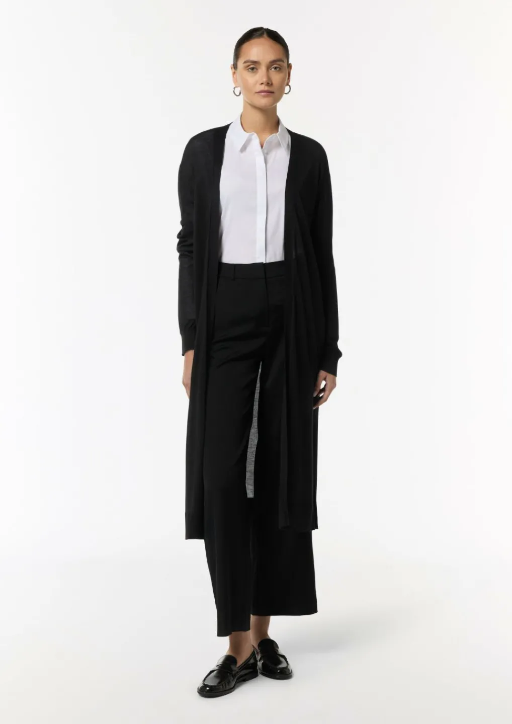Lange Strickjacke mit Rippbündchen und seitlich geschlitztem Saum-Comma Fashion