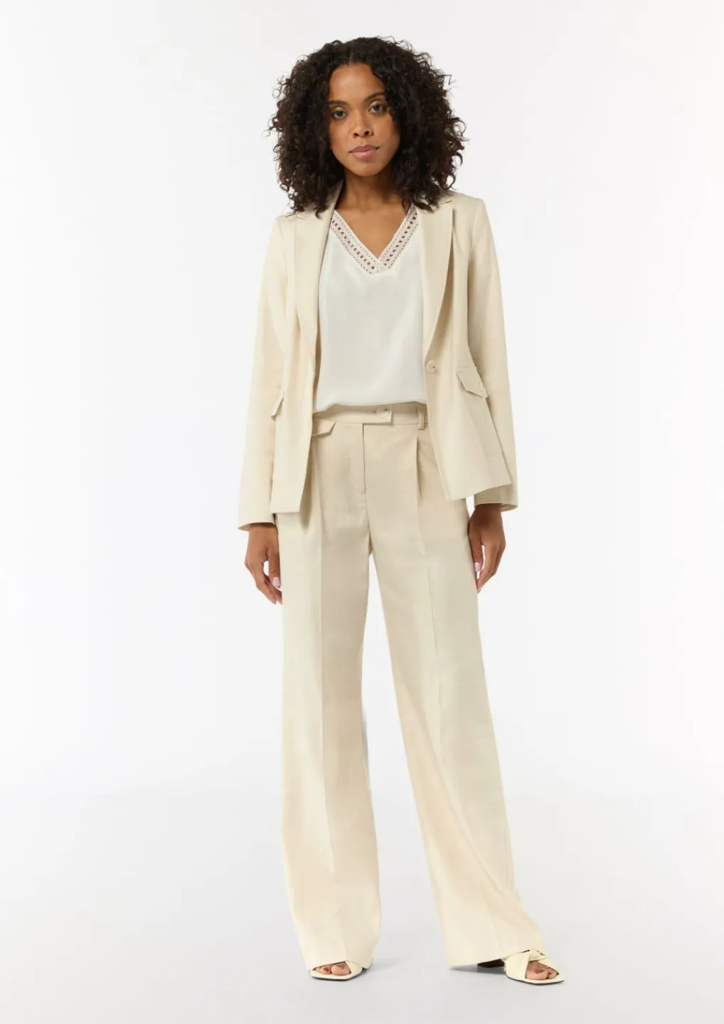Loose-Fit-Shirt aus Crêpe mit Spitzen-Detail-Comma New