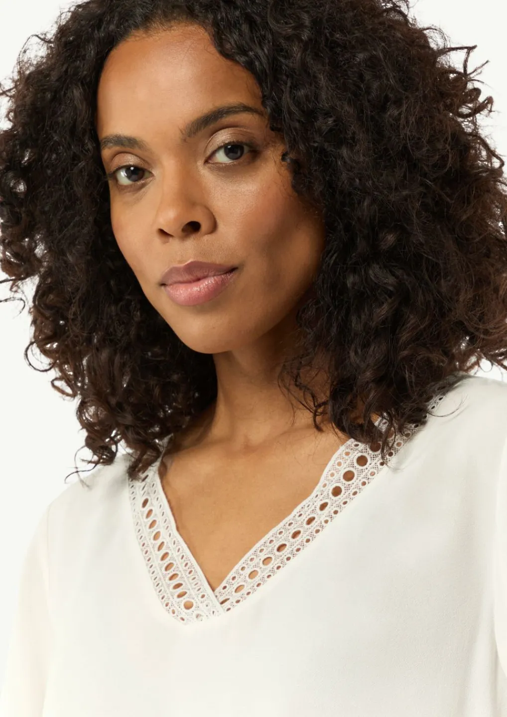 Loose-Fit-Shirt aus Crêpe mit Spitzen-Detail-Comma New
