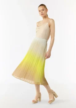 Rock mit Plisseefalten und All-over-Print-Comma Hot