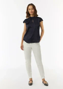 Satin-Bluse mit Cut-out-Detail am Ausschnitt-Comma Hot