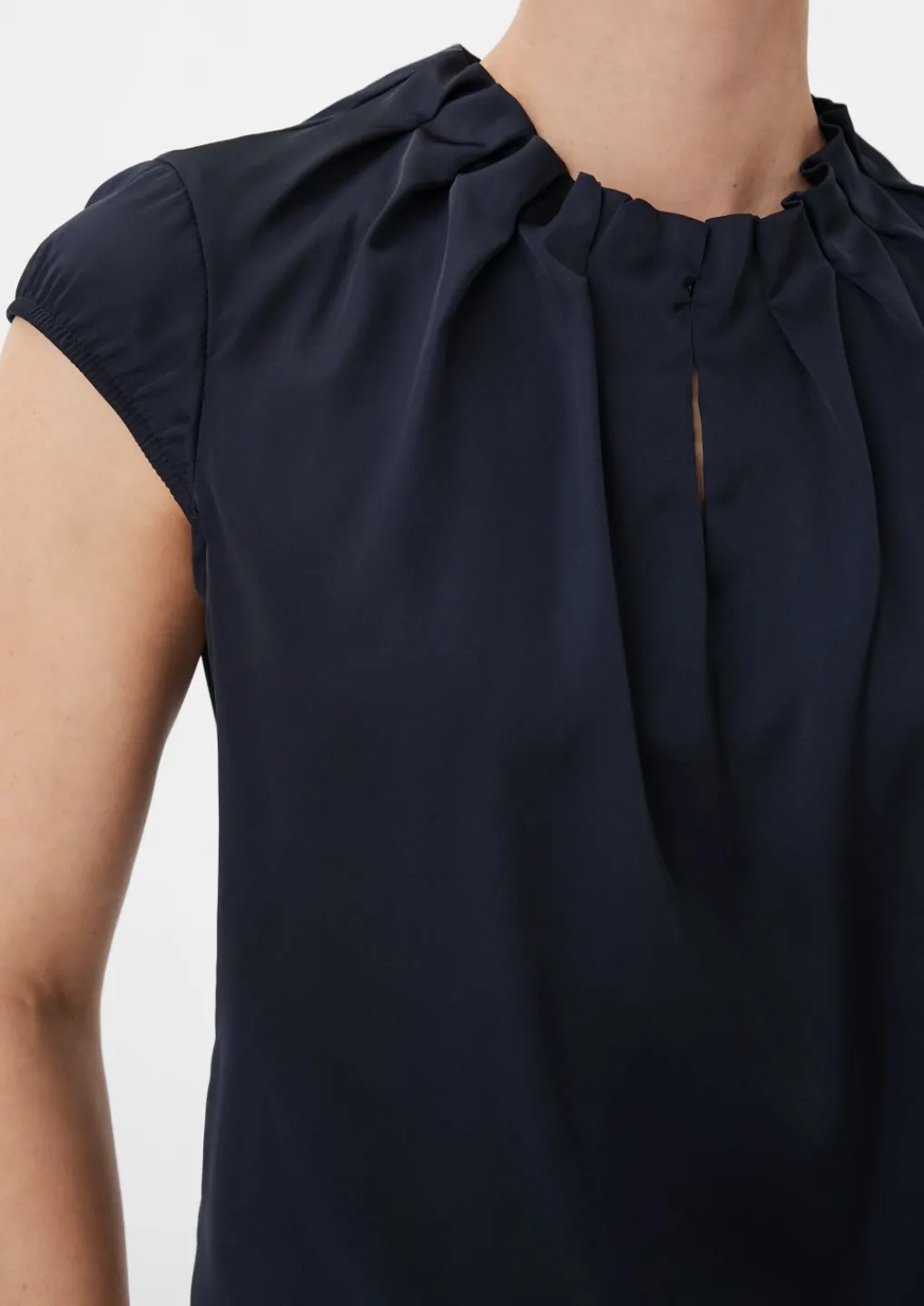 Satinbluse mit Raffung-Comma Fashion
