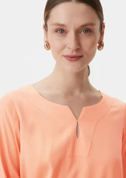 Satinbluse mit Tunika-Ausschnitt-Comma New