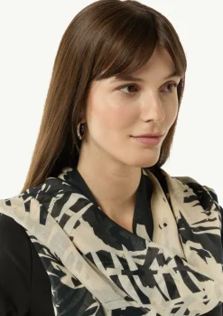 Schal mit floralem Muster aus Modalmix-Comma Fashion