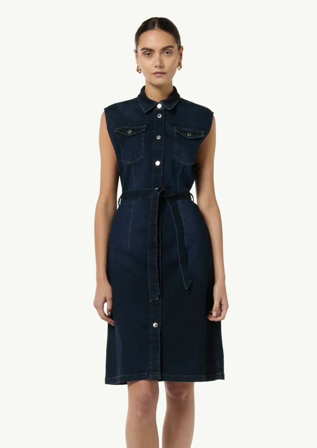 Schmal geschnittenes Jeanskleid mit Bindegürtel-Comma Clearance