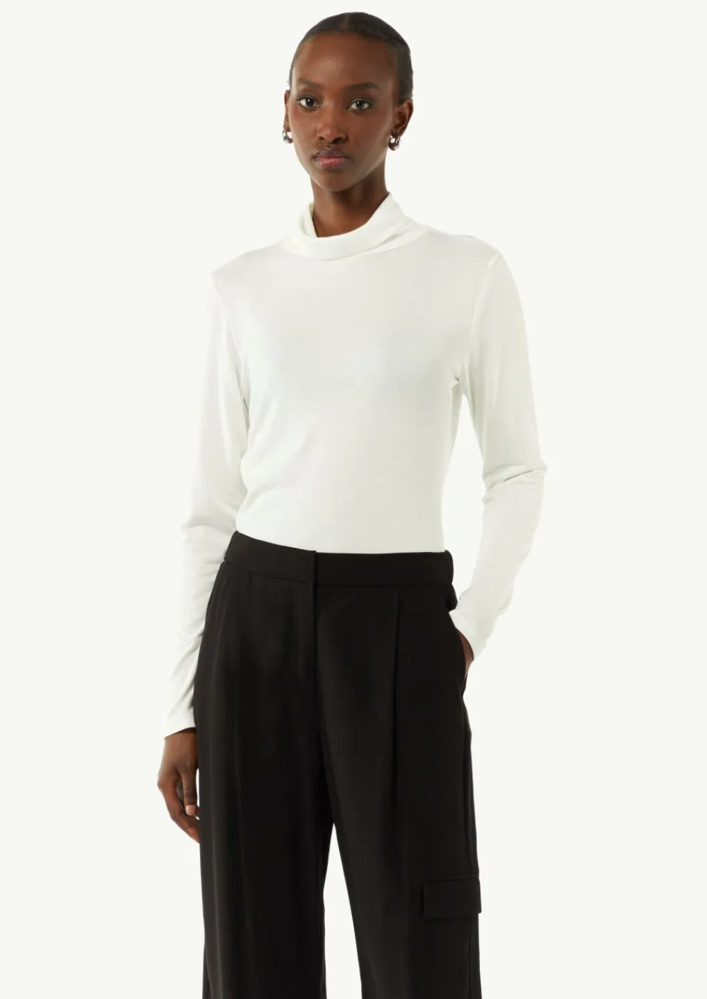 Slim-Fit-Longsleeve mit Turtleneck-Comma Hot