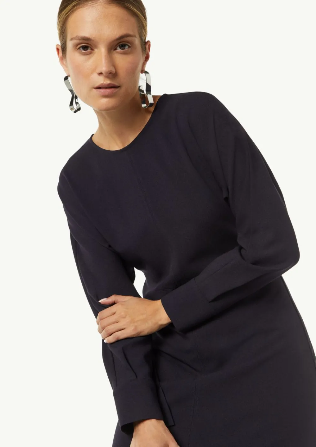 Stilvolles Midikleid mit Fledermausärmeln-Comma Hot