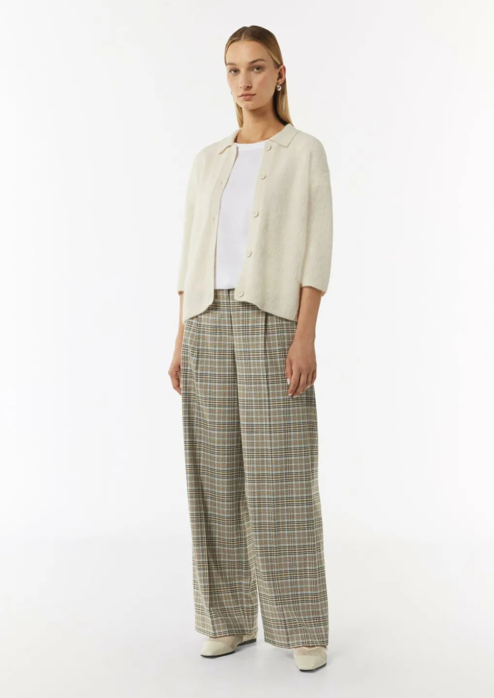 Strickjacke mit Polokragen und Knöpfen-Comma Fashion