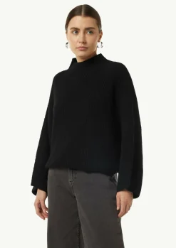 Strick-Poncho mit Stehkragen-Comma New