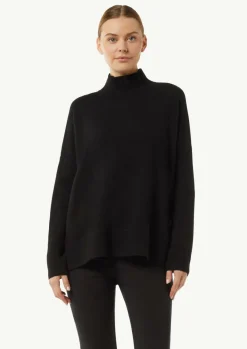 Strickpullover mit Stehkragen und Rippdetail-Comma New