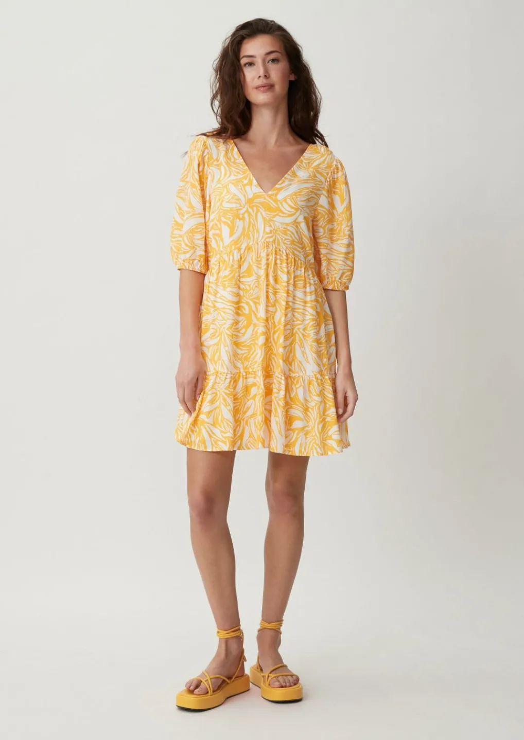 Stufenkleid aus Crêpe-Comma Hot