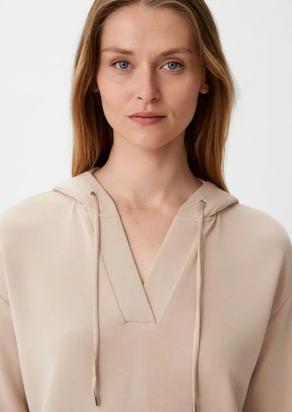Sweatshirt mit tiefem V-Ausschnitt-Comma Sale