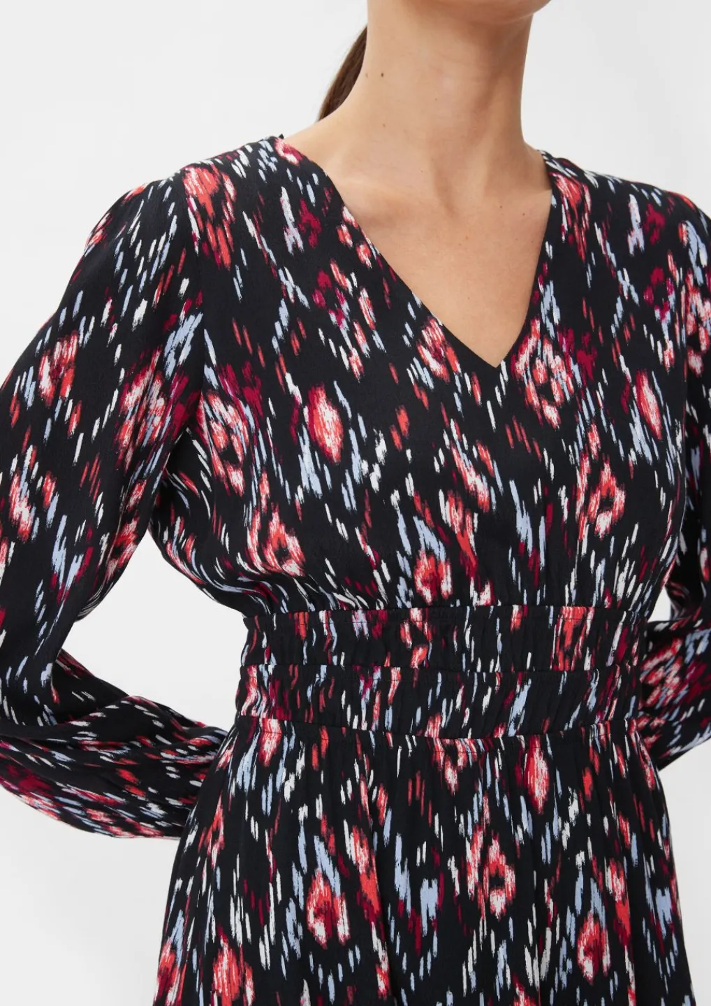 Tailliertes Kleid aus Crêpe-Comma Clearance