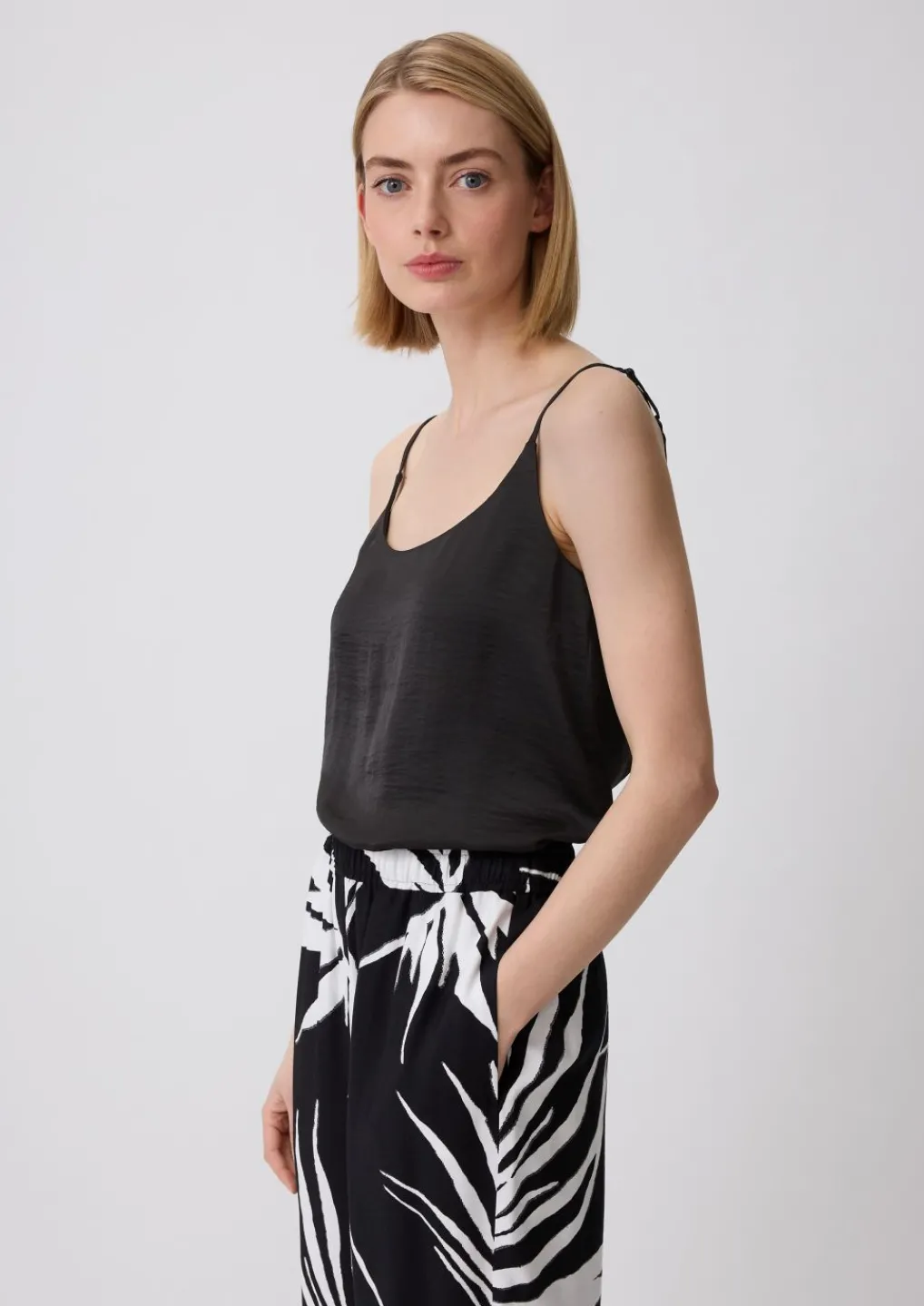 Top aus schimmerndem Jersey-Piqué-Comma New