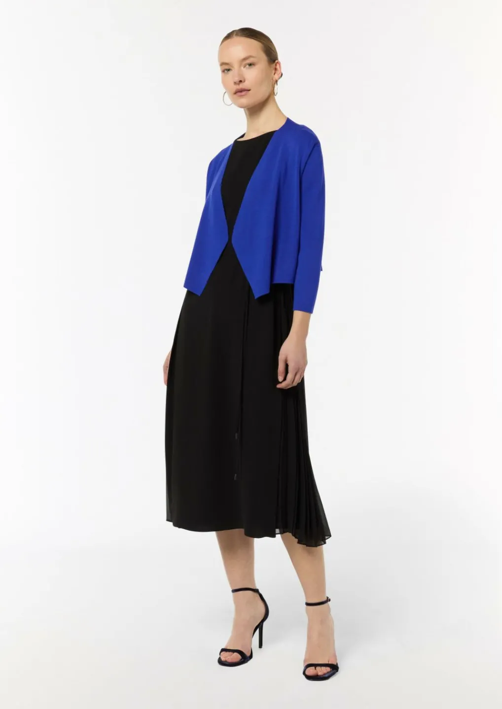 Verkürzte Strickjacke mit Pointelle-Details am Rücken-Comma Online