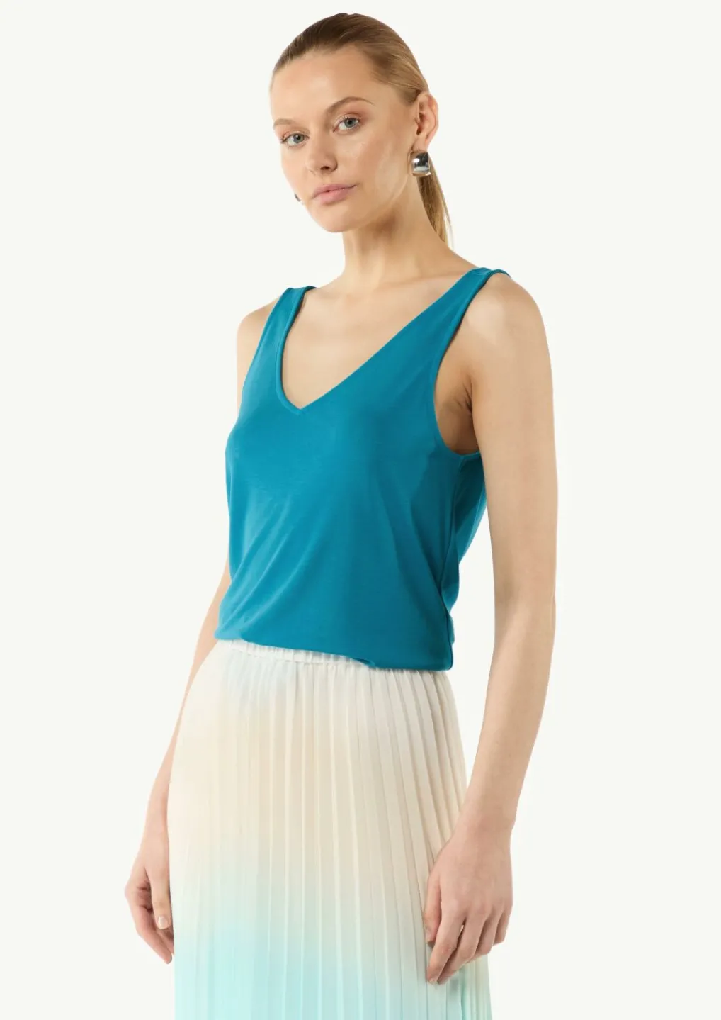 V-Neck-Shirt aus Jersey mit gekreuzten Trägern-Comma Best